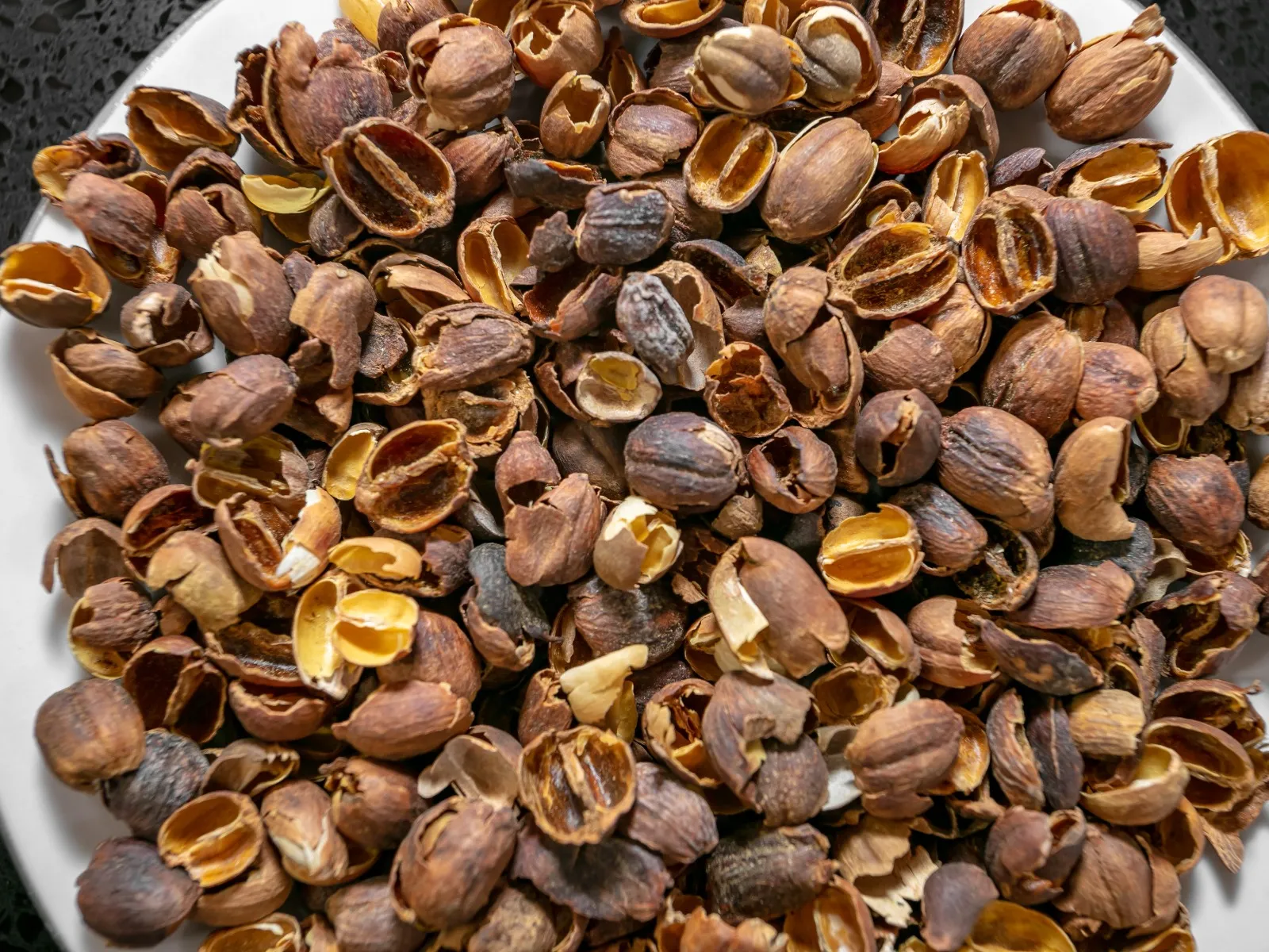 Qishr — traditional Yemeni dried-husk tea